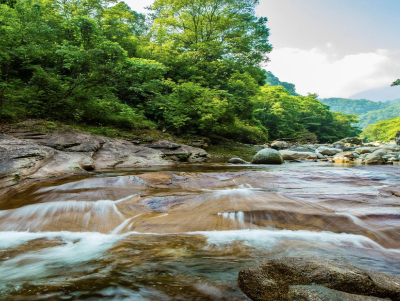 光雾山旅游景区智能地图导览上线，全景手绘vr展现.png