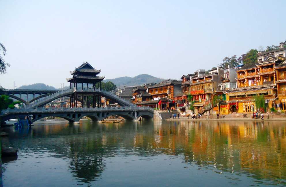 1684387180676647.png 湖南省凤凰古城智能导览系统.png