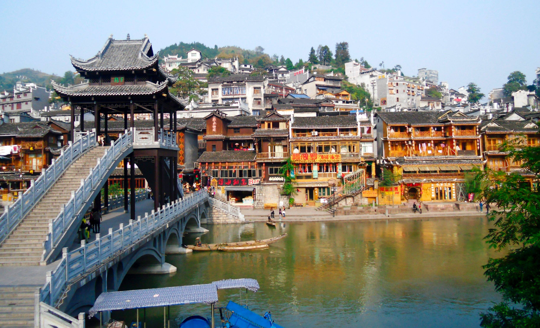 1684387200560713.png 湖南省智能导览价格.png