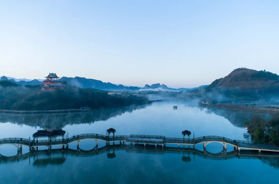 鹤鸣溪谷文化生活度假区智慧景区管理系统公司.png