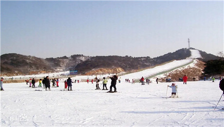 湖北神农架国际滑雪场综合管理saas系统公司.jpg