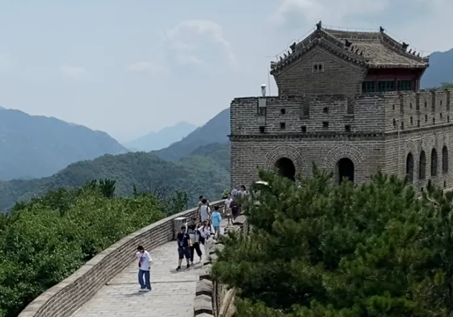北京八达岭长智能导览系统方案.png