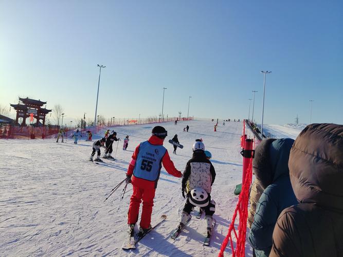林渤海古镇滑雪场一卡通系统千亿国际的解决方案.jpeg